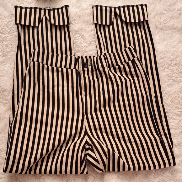 Brandy Melville Pants - Brandy Melville Black and Cream Striped Shorts